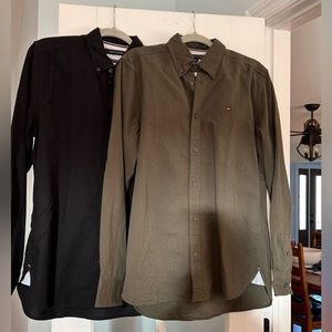 Lot of 2 Tommy Hilfiger Button down Men’s  shirts Size Small